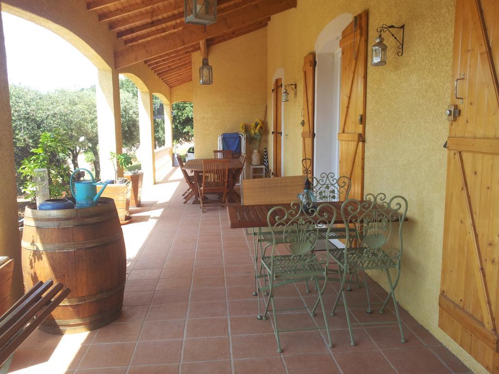 Mas de Courreges Hotel Saint-Hippolyte-du-Fort Buitenkant foto
