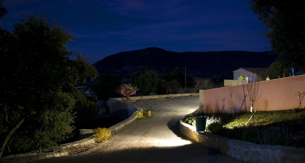 Mas de Courreges Hotel Saint-Hippolyte-du-Fort Buitenkant foto