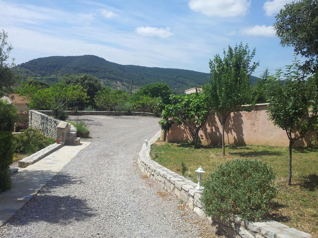 Mas de Courreges Hotel Saint-Hippolyte-du-Fort Buitenkant foto