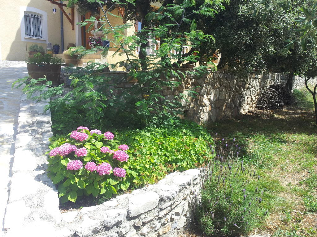 Mas de Courreges Hotel Saint-Hippolyte-du-Fort Buitenkant foto