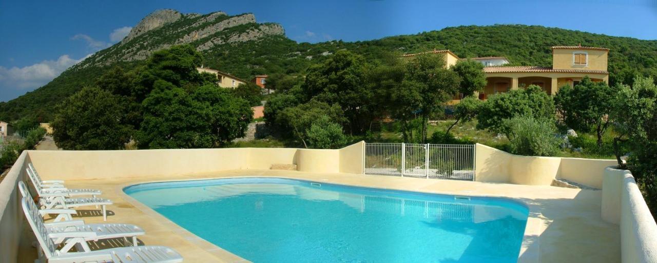 Mas de Courreges Hotel Saint-Hippolyte-du-Fort Buitenkant foto